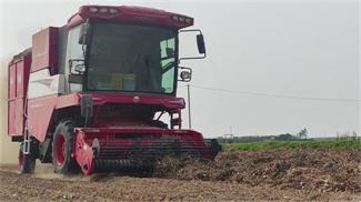 Zhonglian Harvest is a Reliable "Iron Partner" in the Field of Thousands of Agricultural Mechanic.(图3) 640 (3)_看图王1.jpg